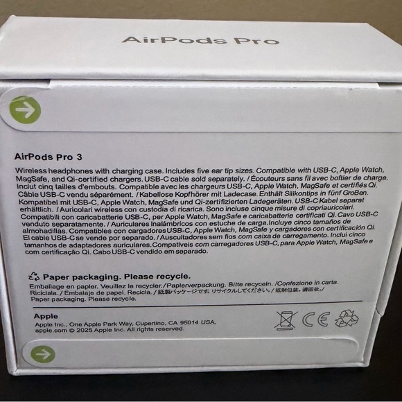 Apple AirPods Pro 3 with White Case - Picture 3 of 3